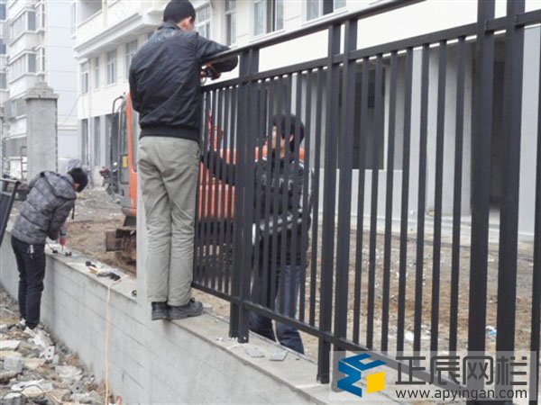鋅鋼護(hù)欄每米價(jià)格